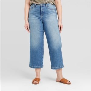 🆕High Rise Wide Leg Cropped Jeans Size 8